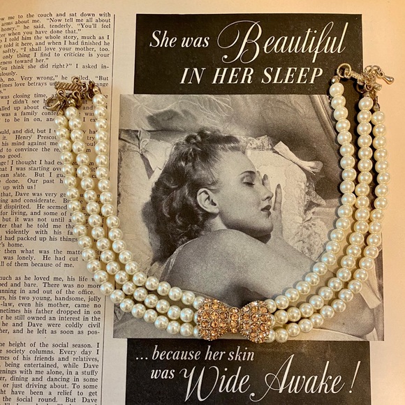 Jewelry - Faux-Pearl choker 🖤